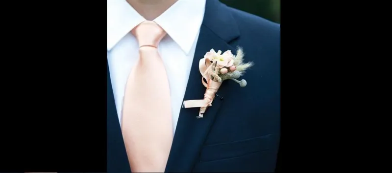 8 نماذج لتزين سترتك بالازهار يوم زفافك