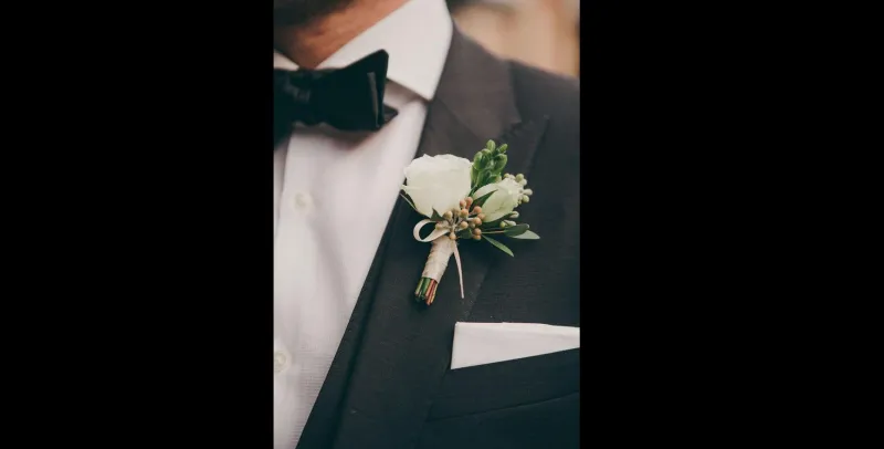 8 نماذج لتزين سترتك بالازهار يوم زفافك