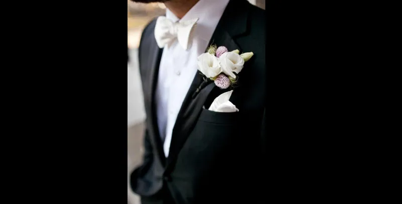 8 نماذج لتزين سترتك بالازهار يوم زفافك