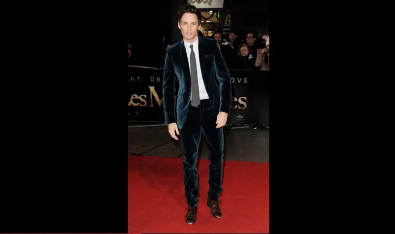 لمناسباتكم المرموقة... اختاروا البذلة المخملية!