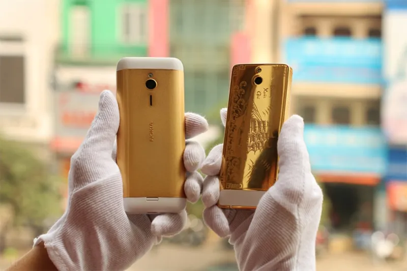 بالصور نسخة مطلية بالذهب من الهاتف نوكيا 230 