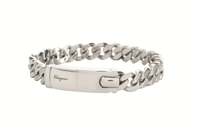 بالصور.. سلفاتوري فيراغامو  تطلق تشكيلة جواهر فضية للرجل 