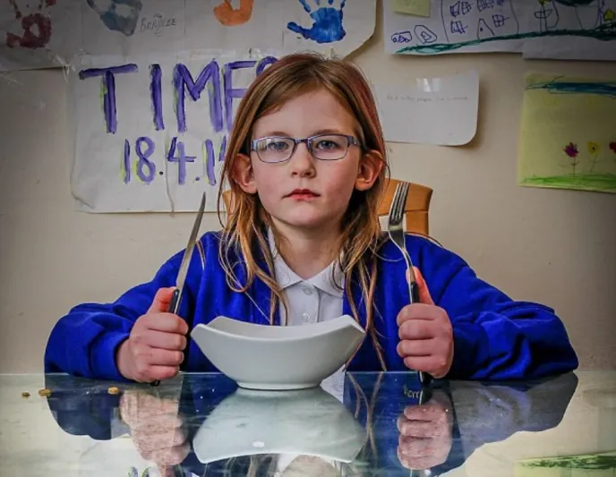 بالصور.. تعرف على الطفلة الخارقة 