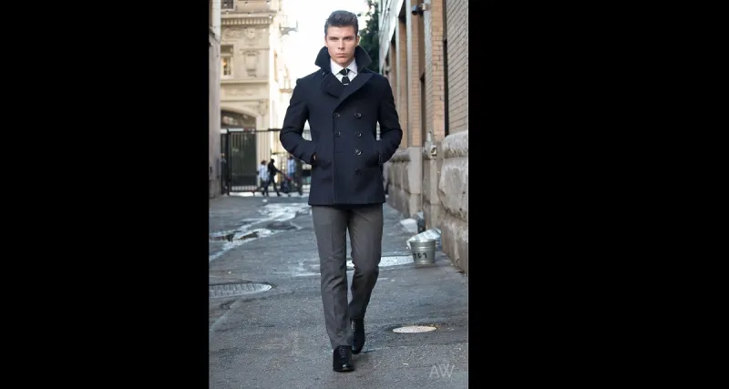 المعطف القصير... قطعة لا يأفل نجمها