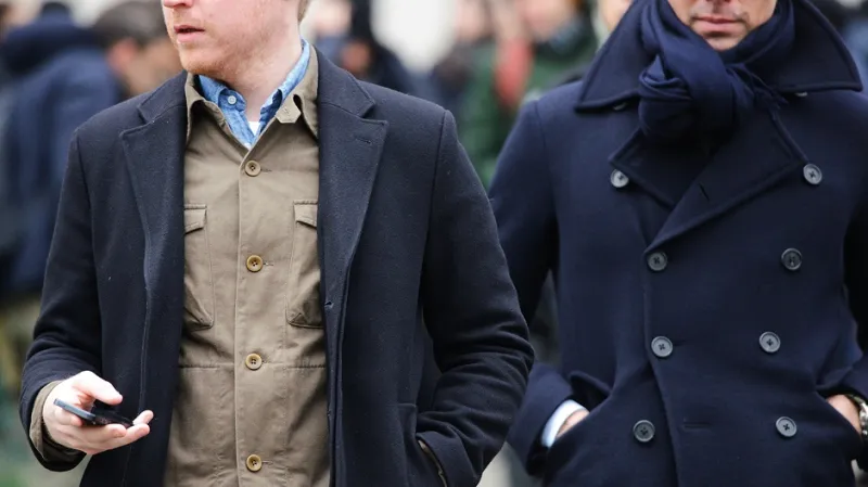 المعطف القصير... قطعة لا يأفل نجمها