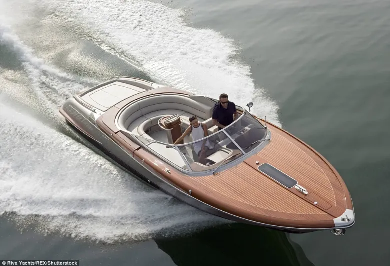 بالصور.. بنتلي البحر… يخت فاخر بمليون دولار