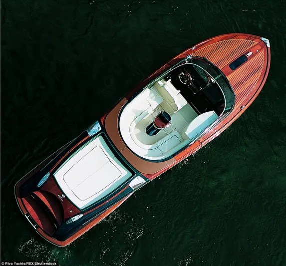 بالصور.. بنتلي البحر… يخت فاخر بمليون دولار