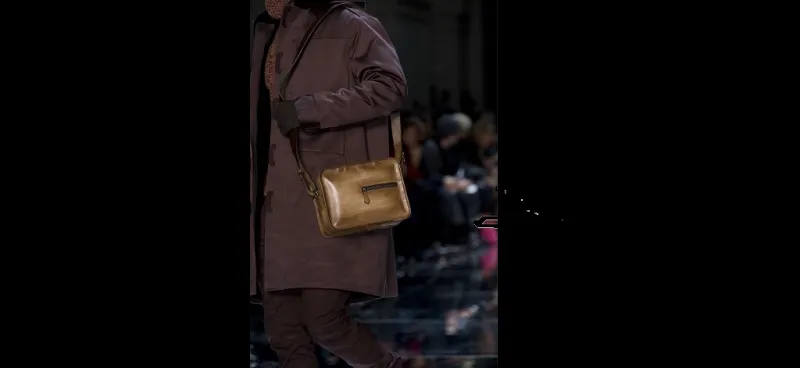 حقائب الرجال تزاحم حقائب النساء... أحدث 5 تصاميم للحقيبة الرجالية