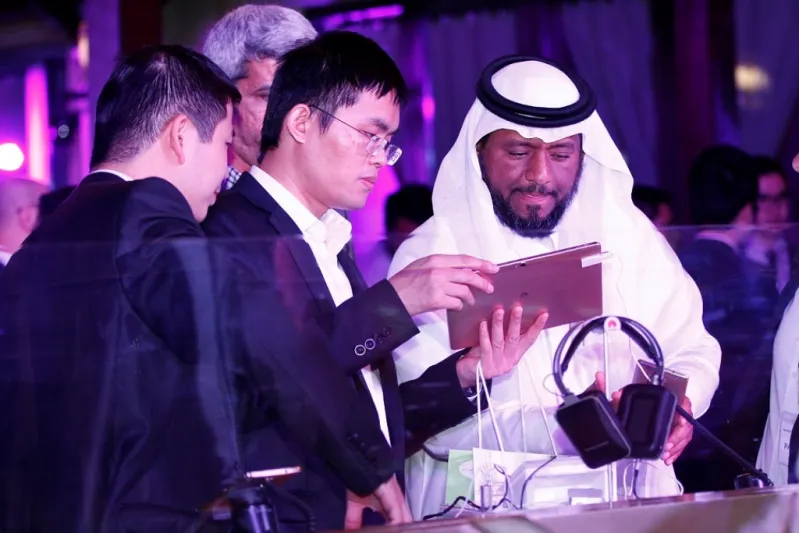 هواوي تطلق هاتف Mate 8 و الجهاز اللوحي M2 في منطقة الشرق الأوسط