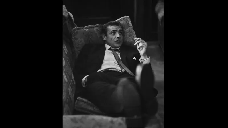 بالصور.. أزياء مشاهير القرن الماضي