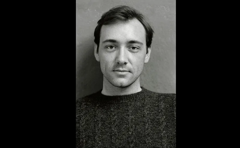 بالصور.. أزياء مشاهير القرن الماضي