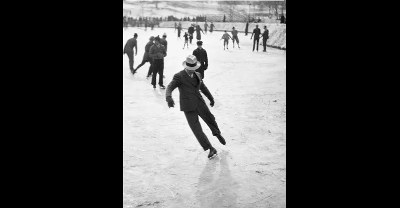 بالصور.. أزياء مشاهير القرن الماضي