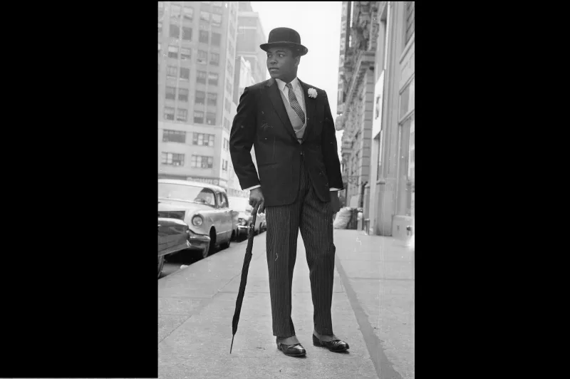 بالصور.. أزياء مشاهير القرن الماضي