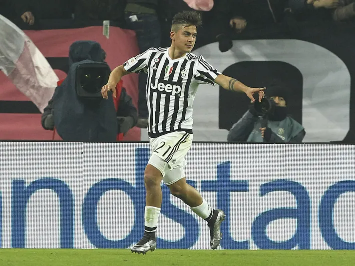 هداف يوفنتوس باولو ديبالا: أتمنى اللعب بجانب ميسي 