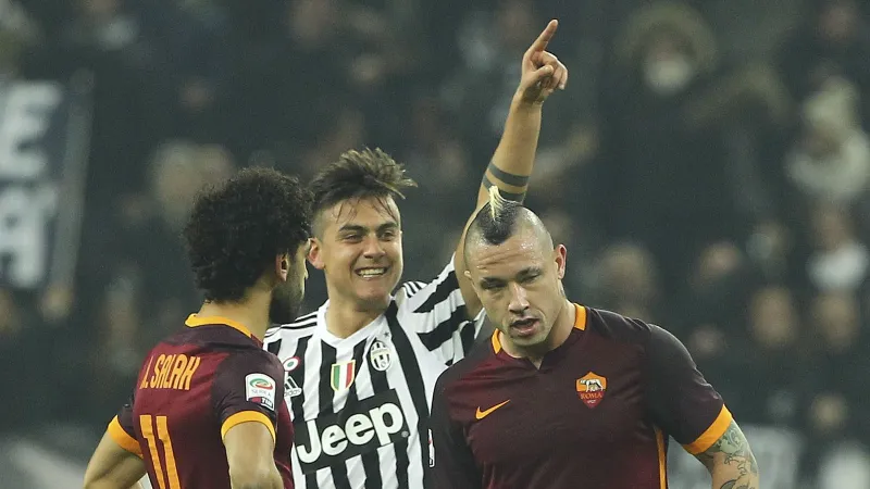 هداف يوفنتوس باولو ديبالا: أتمنى اللعب بجانب ميسي 