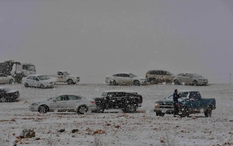 بالصور.. ثلوج في السعودية وتعليق الدراسة في الحدود الشمالية 