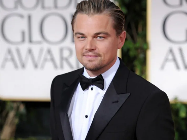 هكذا تطورت تسريحة ليوناردو دي كابريو على ايقاعي سنّه وأدواره