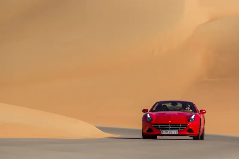 بالصور و الفيديو.. فيراري تكشف النقاب عن فيلم  Deserto Rosso