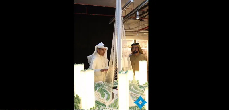 بالصور والفيديو ..محمد بن راشد يختار تصميم برج جديد في خور دبي