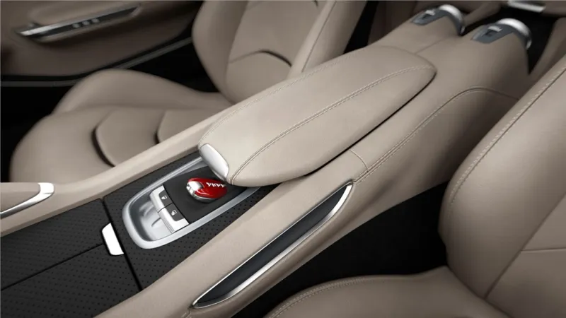 بالصور..إطلاق سيّارة فيراري GTC4Lusso في معرض جنيف