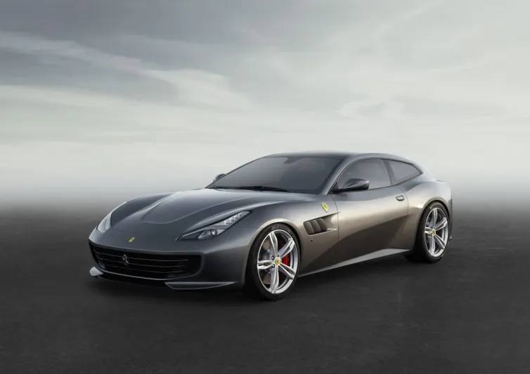 بالصور..إطلاق سيّارة فيراري GTC4Lusso في معرض جنيف