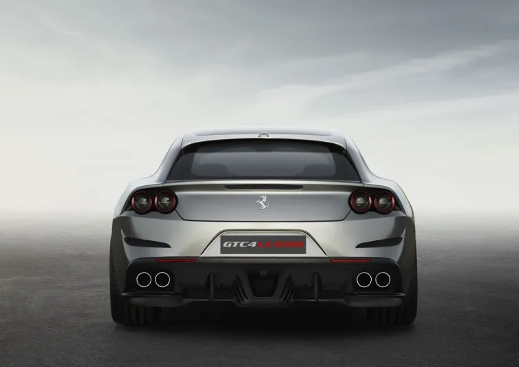 بالصور..إطلاق سيّارة فيراري GTC4Lusso في معرض جنيف