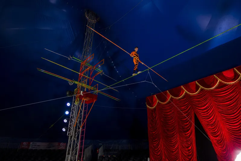 بالصور..عروض مبهرة لسيرك "فيغاس الشهير" في بوابة الشرق مول 