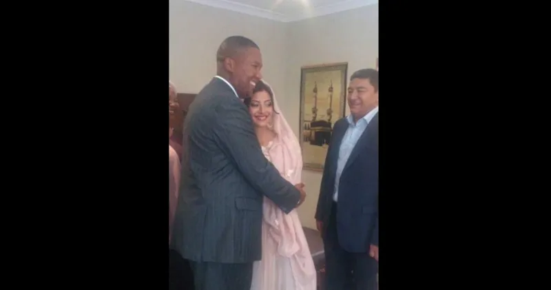 بالصور.. حفيد مانديلا يعلن إسلامه ويتزوج مسلمة 