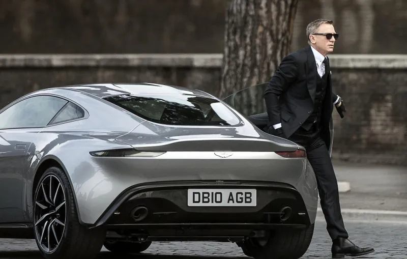 بيع سيارة جيمس بوند بمبلغ لا يصدق!