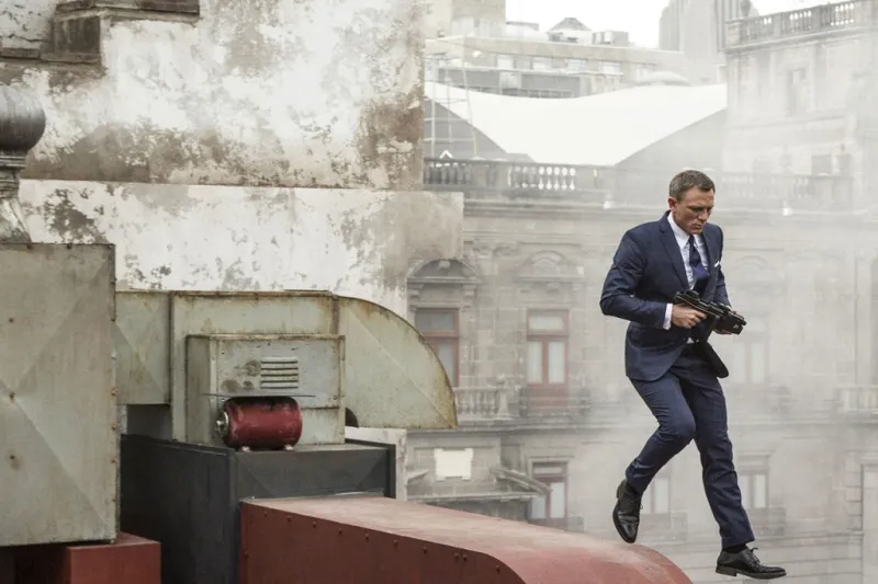 من وحي نجوم السينما... اناقة الحاضر برصانة الستينات