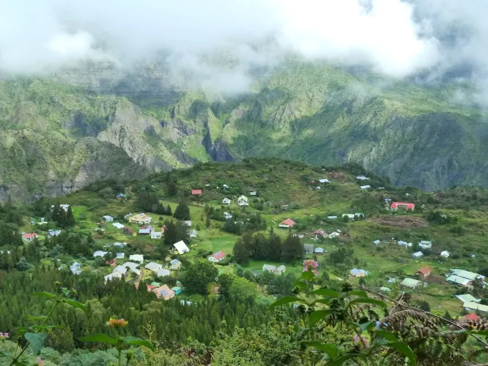 هل ترغب بزيارة اكثر مكان منعزل في العالم 
