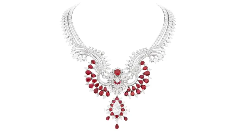 فان كليف اند اربلز تعرض في ايام التصميم دبي للعام الخامس.