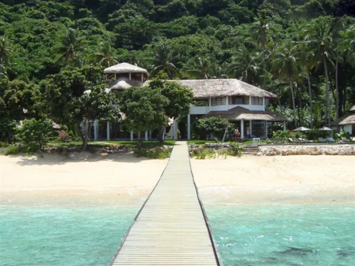 جزيرة اريارا في الفلبين موقع جذاب لسياحة فاخرة