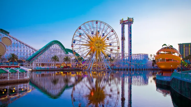 في ديزني لاند لا شيء إلا الضحك!