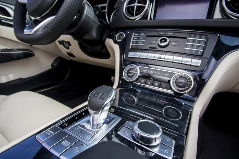 مرسيدس بنز اس ال: اسطورية رشيقة في حلة جديدة