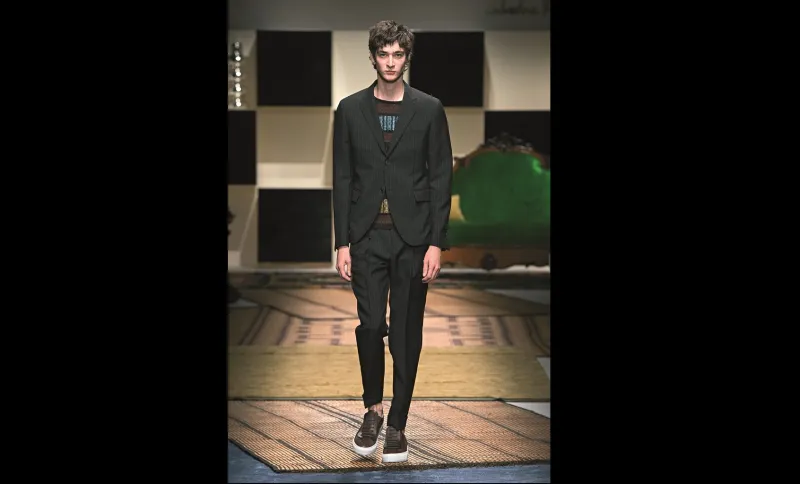 سلفاتوري فيراغامو تطور موضة جديدة للرجال في ربيع وصيف 2016