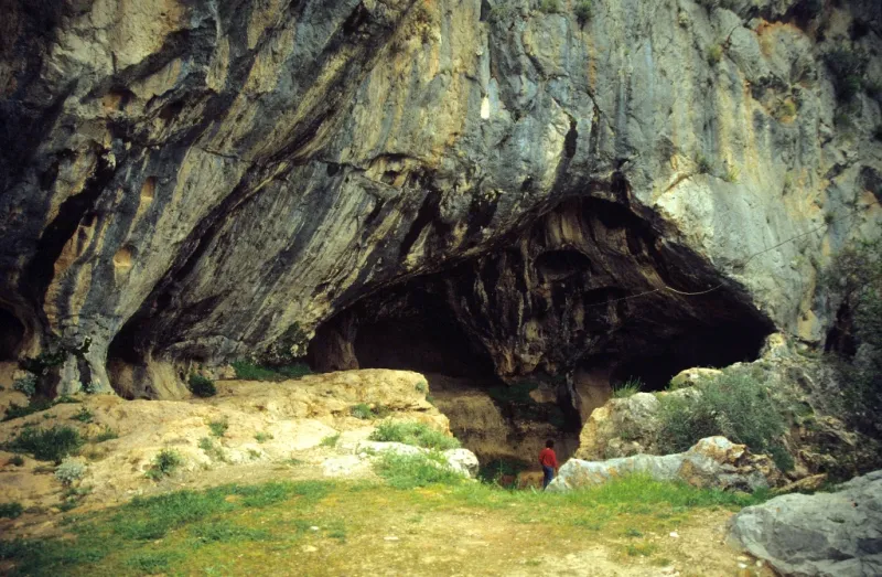 كهوف انطاليا  سياحة من نوع آخر 