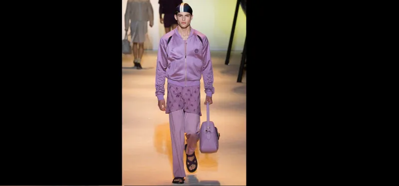 الوان نسائيه الى عالم الرجل