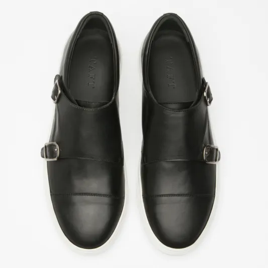 الاحذية الهجينة  موضة تمزج الاسلوب الرسمي والراحة 