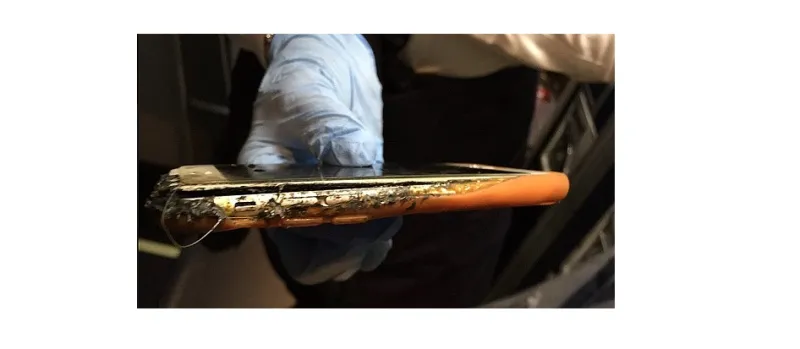 بالصور: احتراق آي فون 6 خلال رحلة طيران