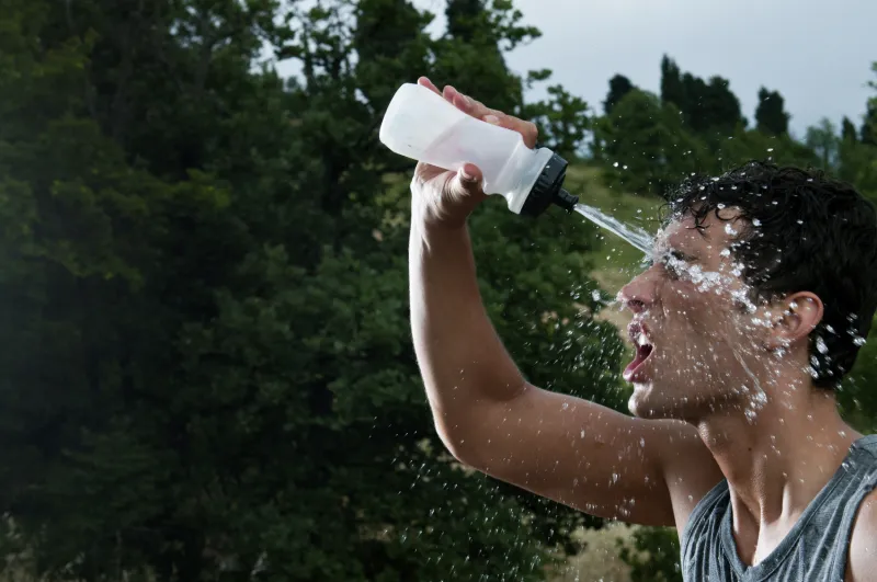 كم يلزمك من المياه قبل الرياضة خلالها وبعدها ؟