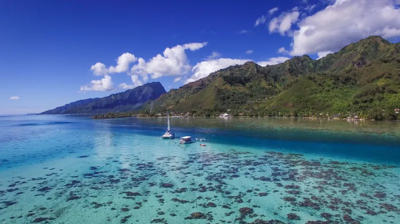 جزيرة تاهيتي شهر العسل  الدائم 