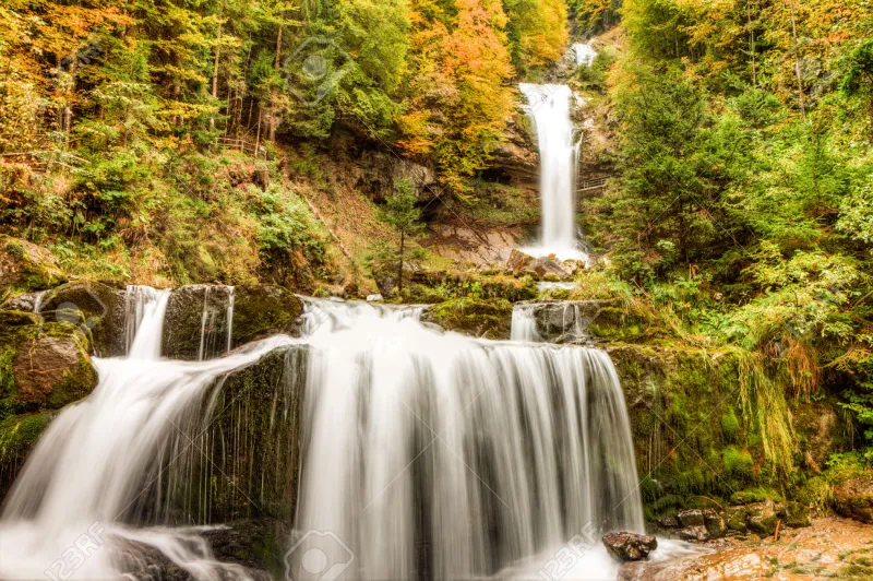 بحيرة برينز في سويسرا  لوحة فريدة لا تتكرر