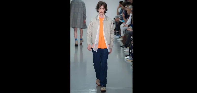 البرتقالي نجم ألوان الموسم!