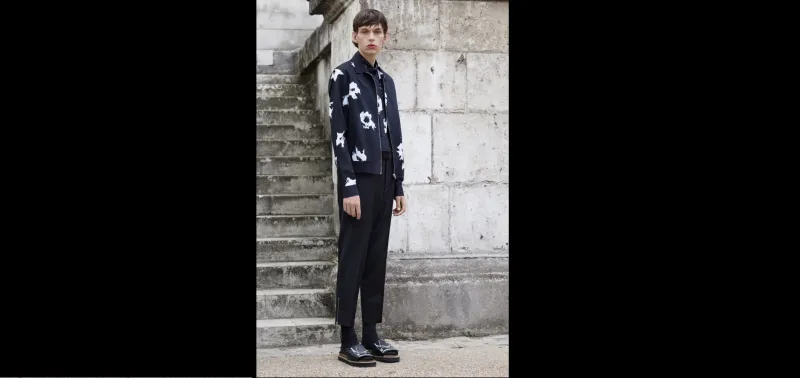 الموضة الرجالية حين تتزين بالازهار