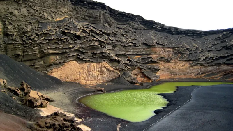 جزيرة لانزاروت تزود من الطبيعة قدر استطاعتك