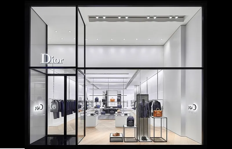  ديور اوم تعيد افتتاح البوتيك في مول الإمارات  دبي