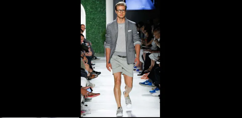 السروال القصير يعانق الاطلالة الرسمية