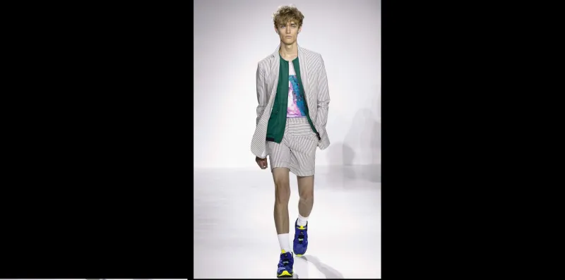 السروال القصير يعانق الاطلالة الرسمية