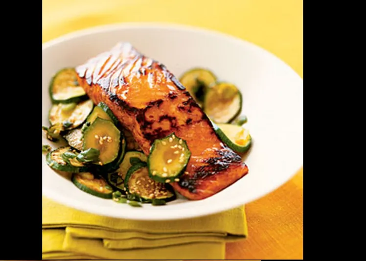 سمك السلمون طبق شهي بسعرات قليلة